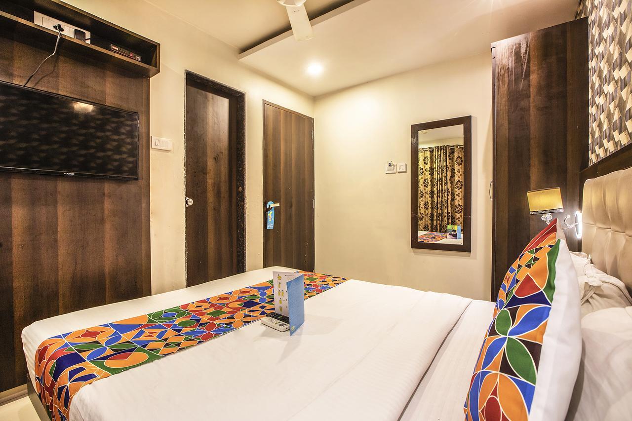 Hygienic Hotel Liberty Plaza Bombaim Exterior foto