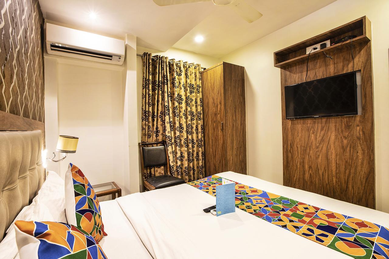 Hygienic Hotel Liberty Plaza Bombaim Exterior foto