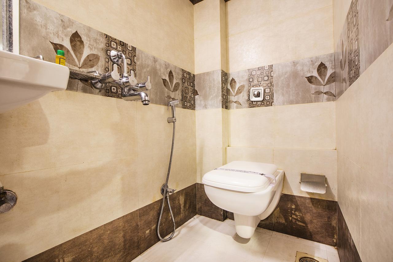 Hygienic Hotel Liberty Plaza Bombaim Exterior foto