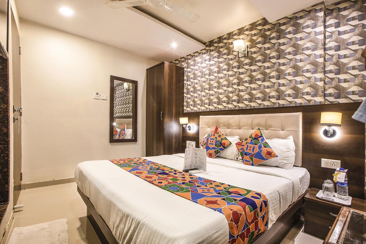 Hygienic Hotel Liberty Plaza Bombaim Exterior foto
